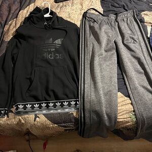 EUC WOMENS ADIDAS RUNNING SET SIZE LARGE